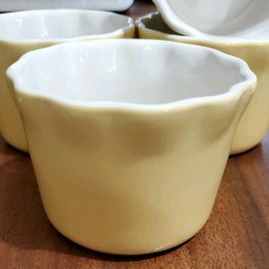 Mayfair & Jackson Stoneware 4 Ramekin yellow cups ruffled single serve desserts